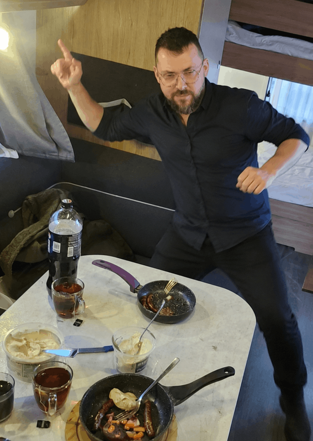 Владимир Берсон танцует с едой